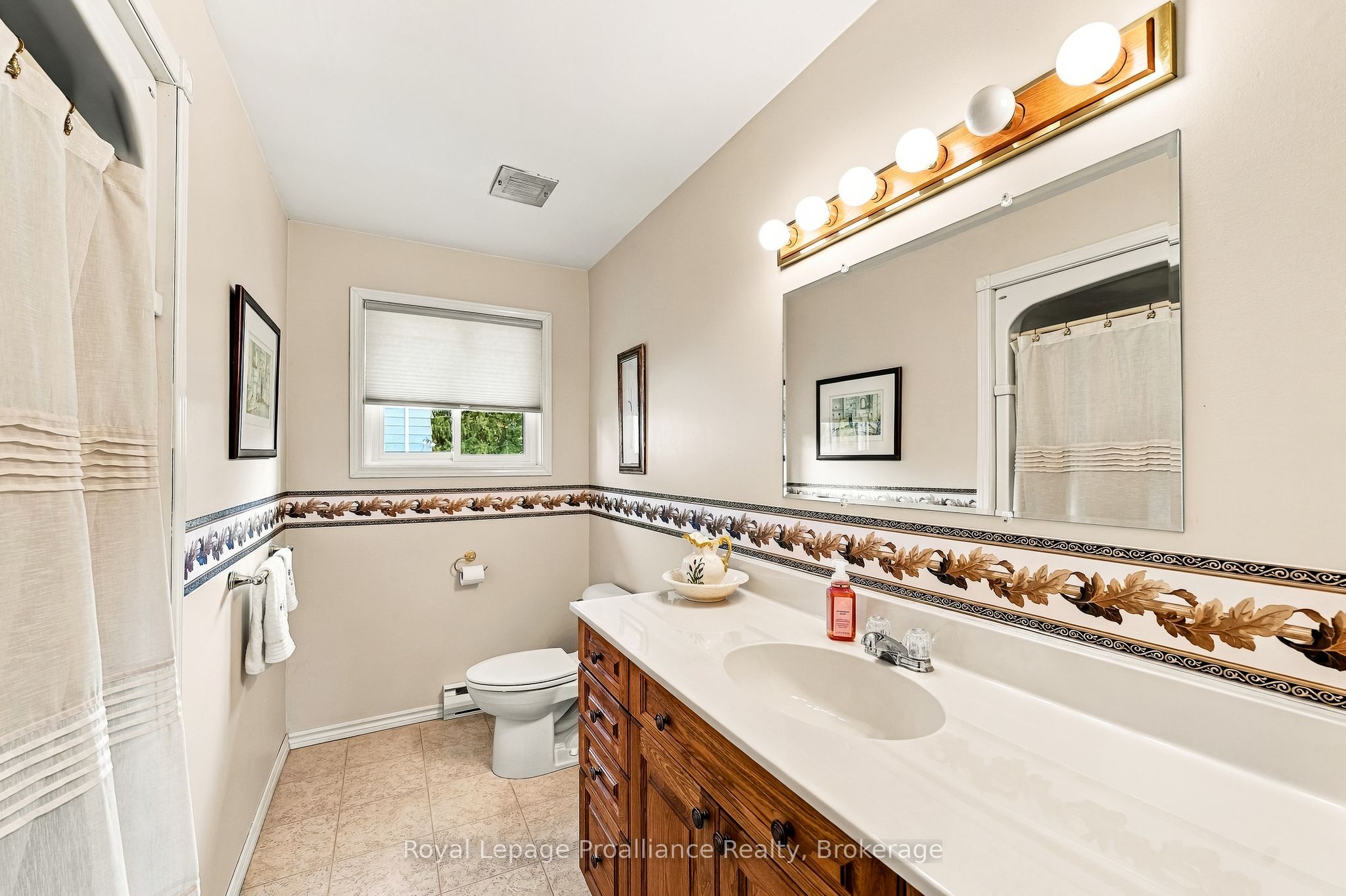 167 Dundas Street Property Photo 23