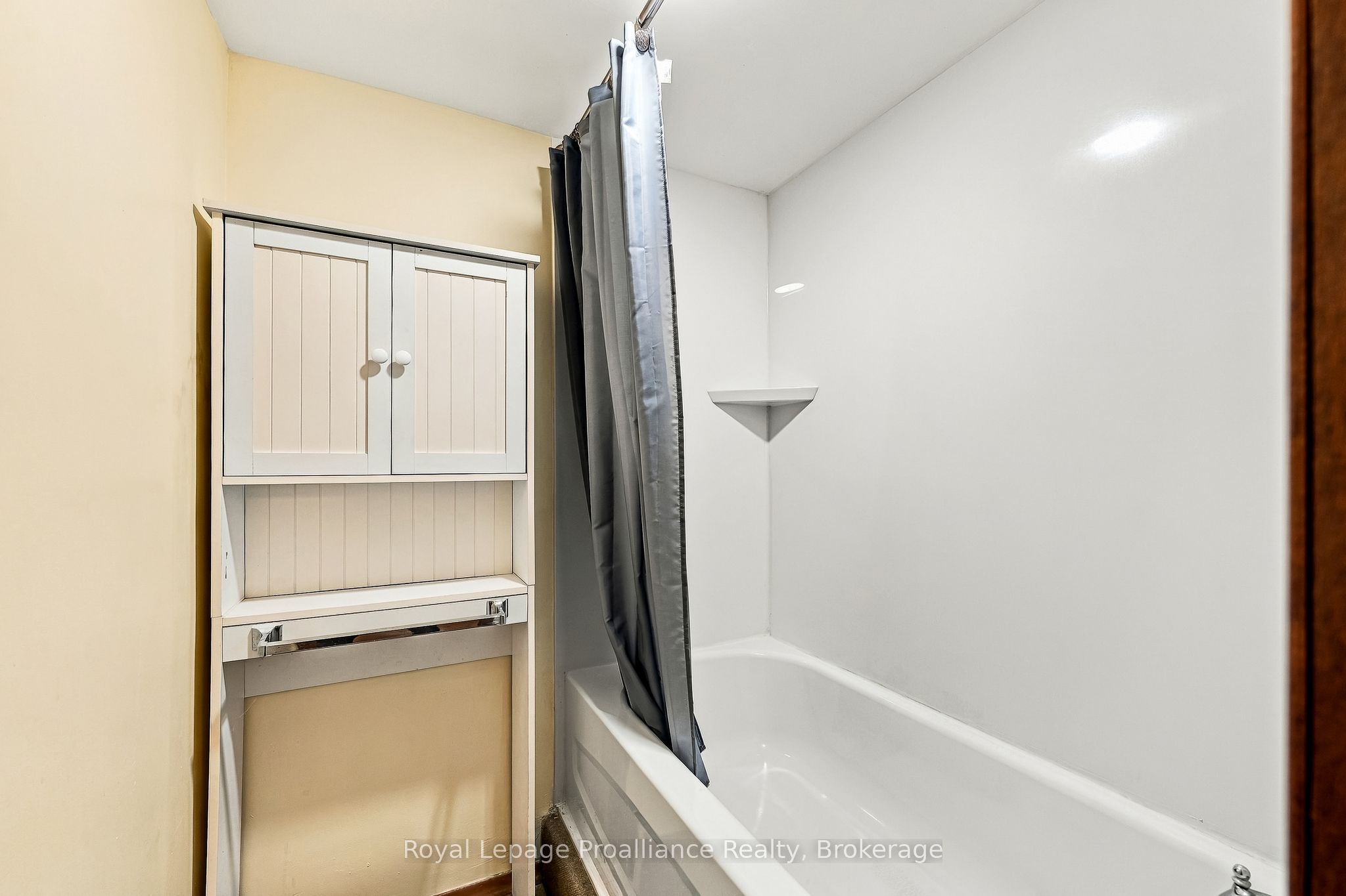 167 Dundas Street Property Photo 38