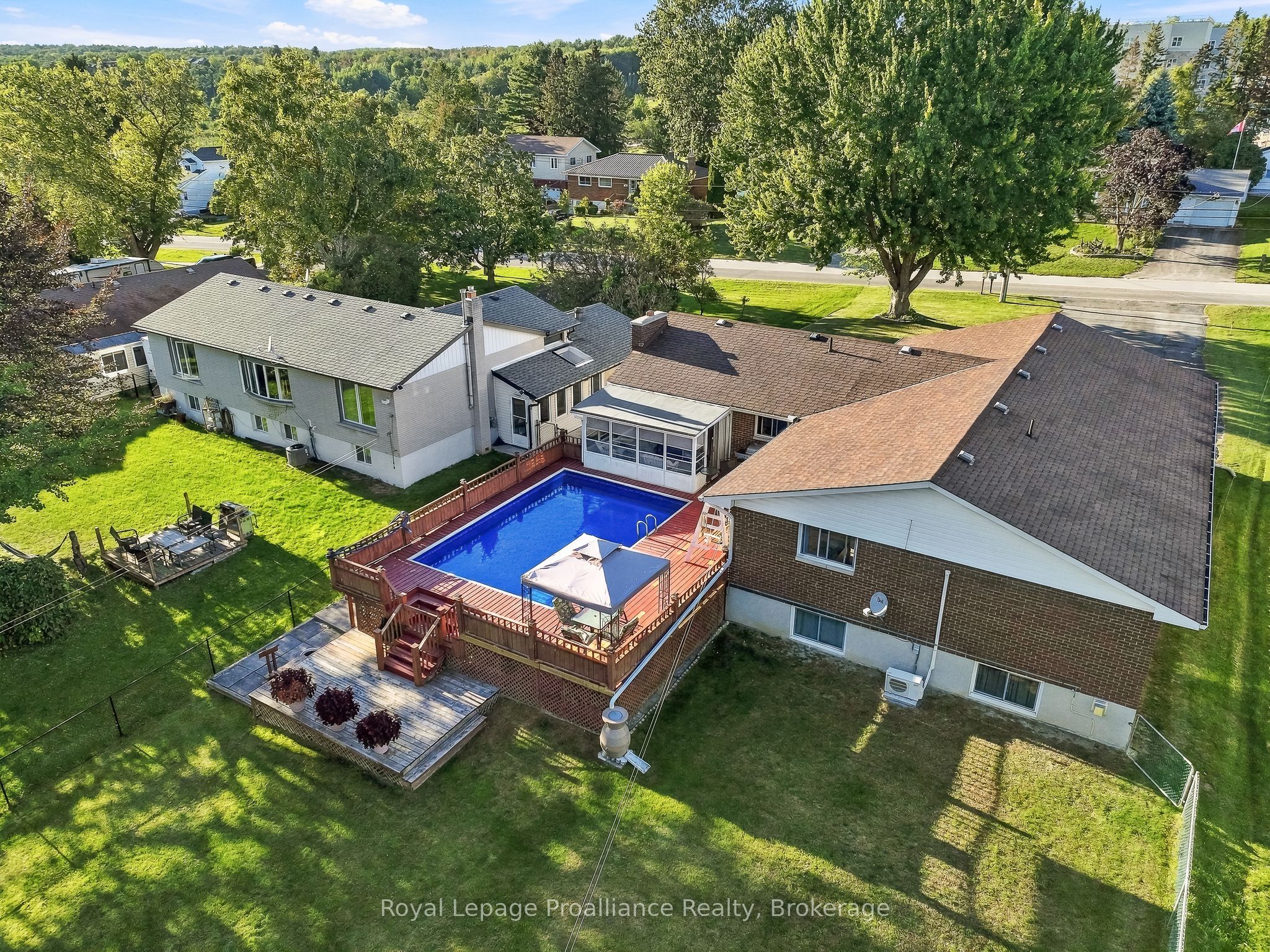 167 Dundas Street Property Photo 40