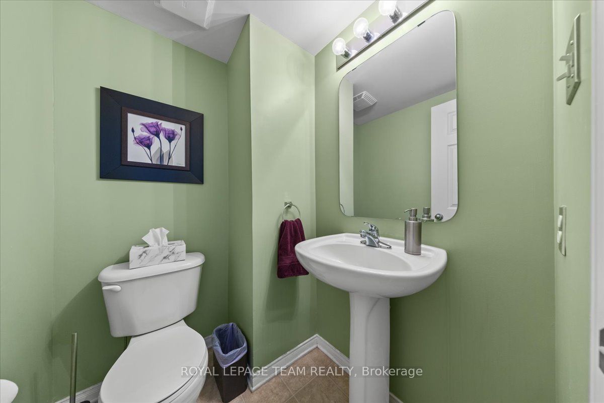100 Bonfield Private Property Photo 11