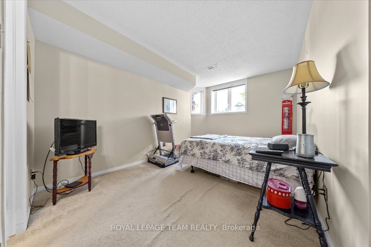 100 Bonfield Private Property Photo 12