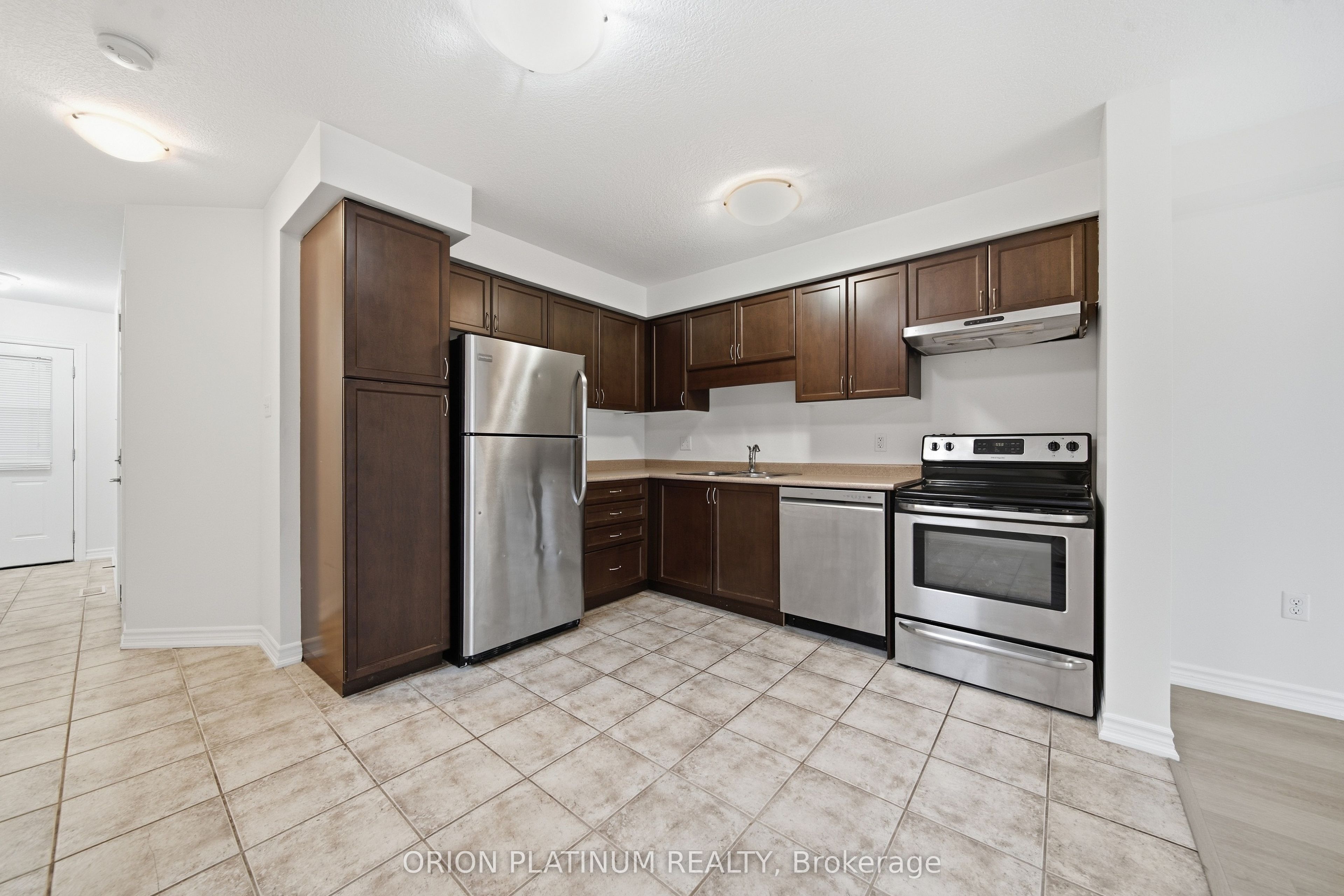 15 Kingsbury Square Property Photo 6