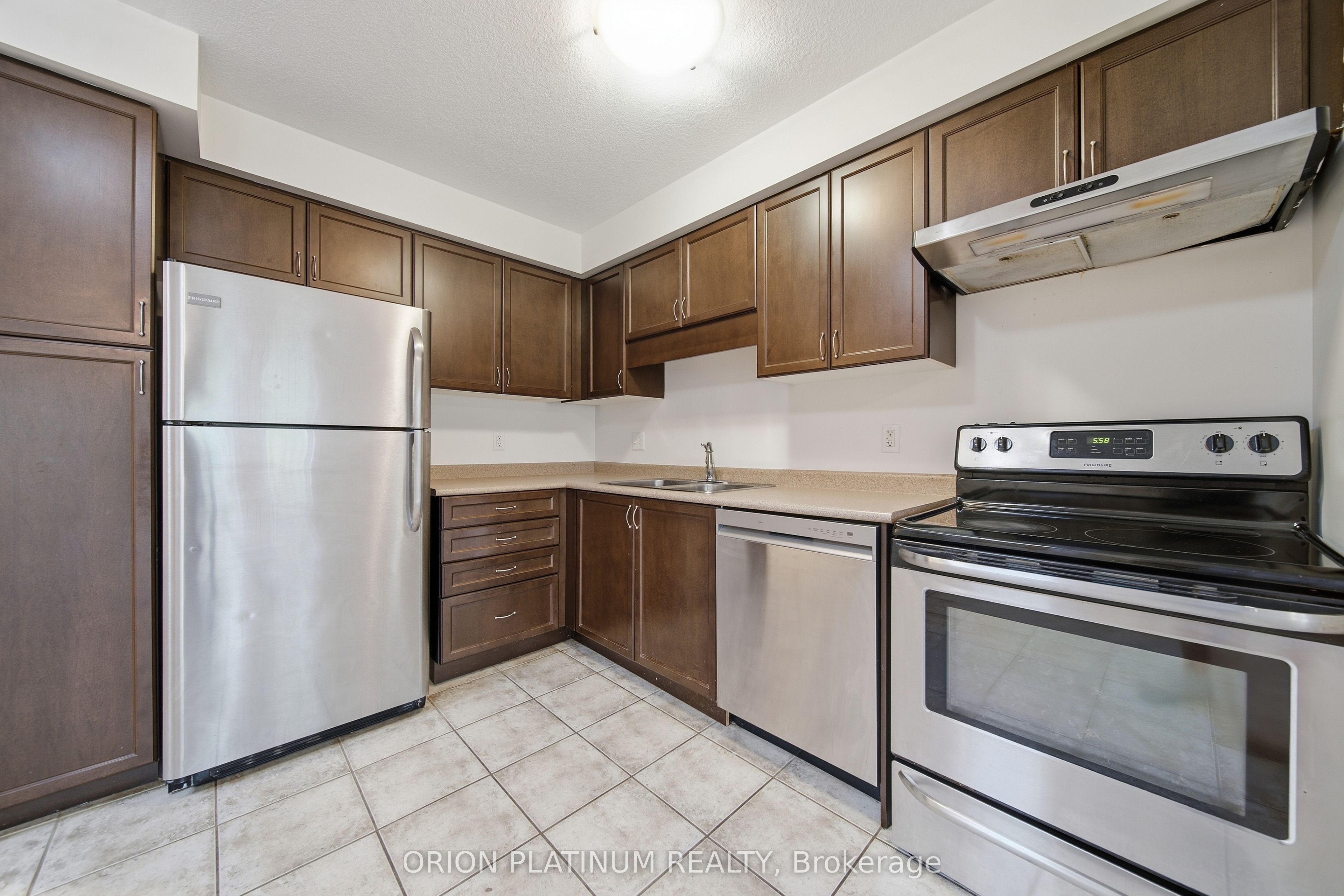 15 Kingsbury Square Property Photo 7