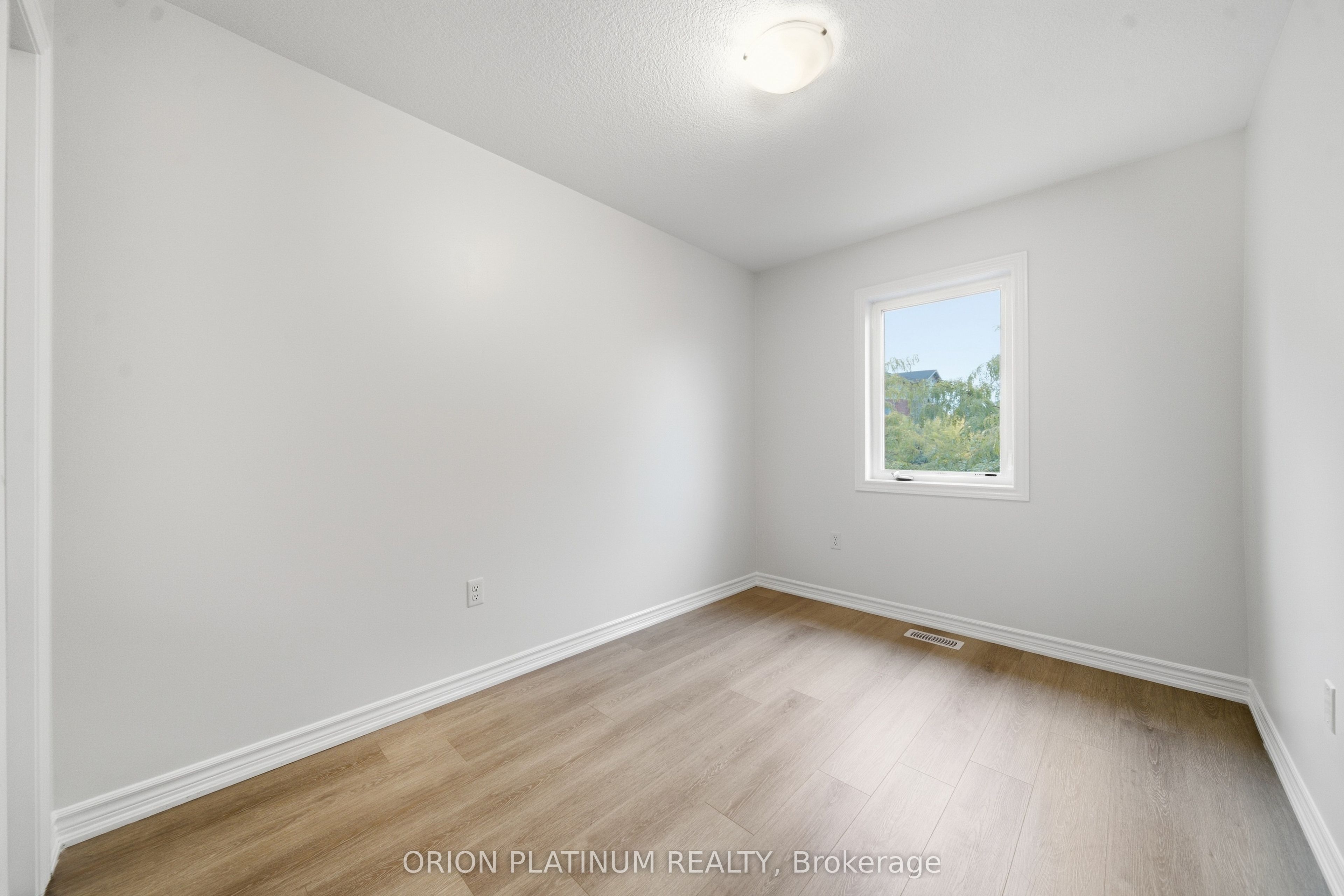 15 Kingsbury Square Property Photo 16