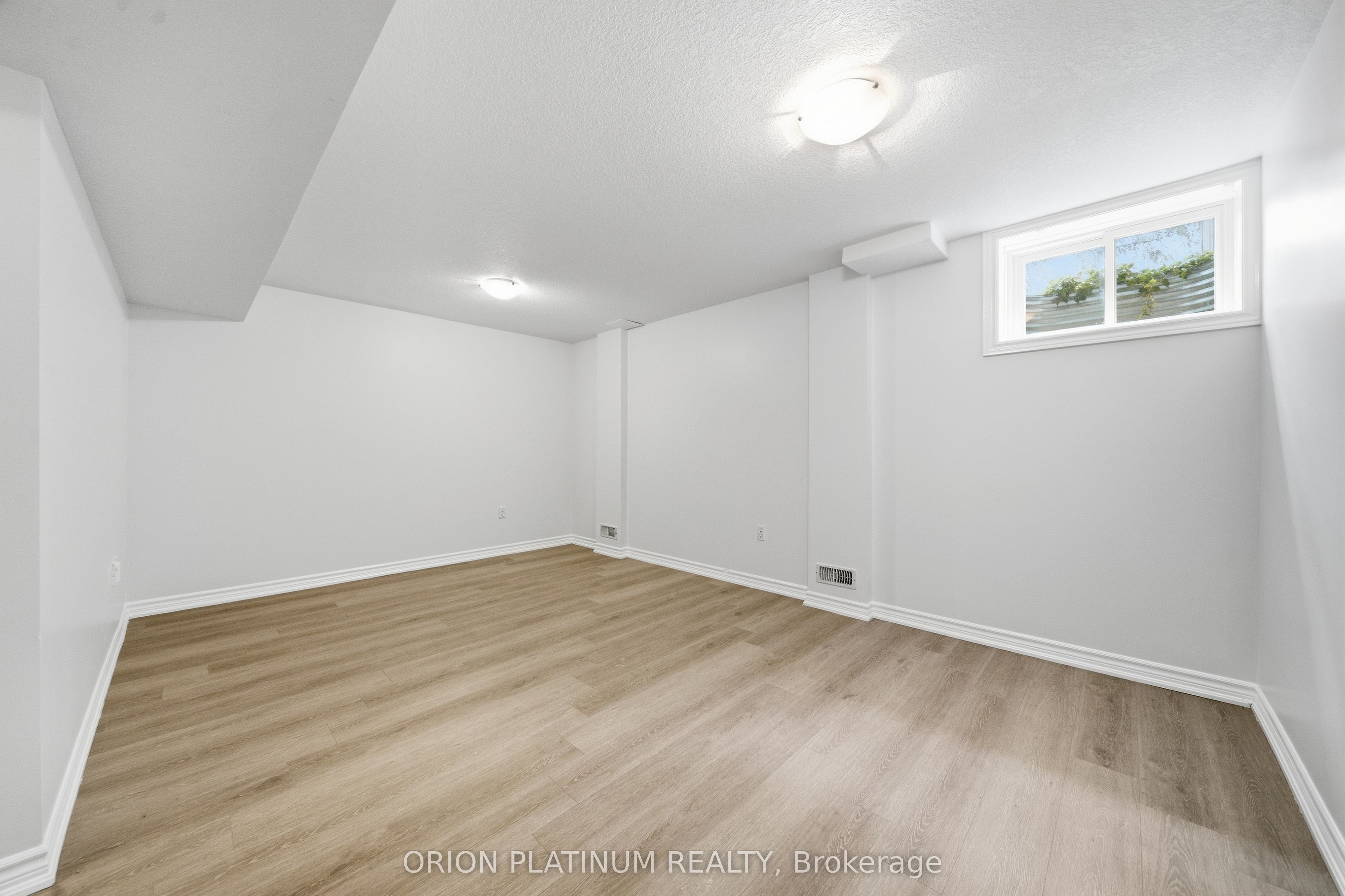 15 Kingsbury Square Property Photo 23
