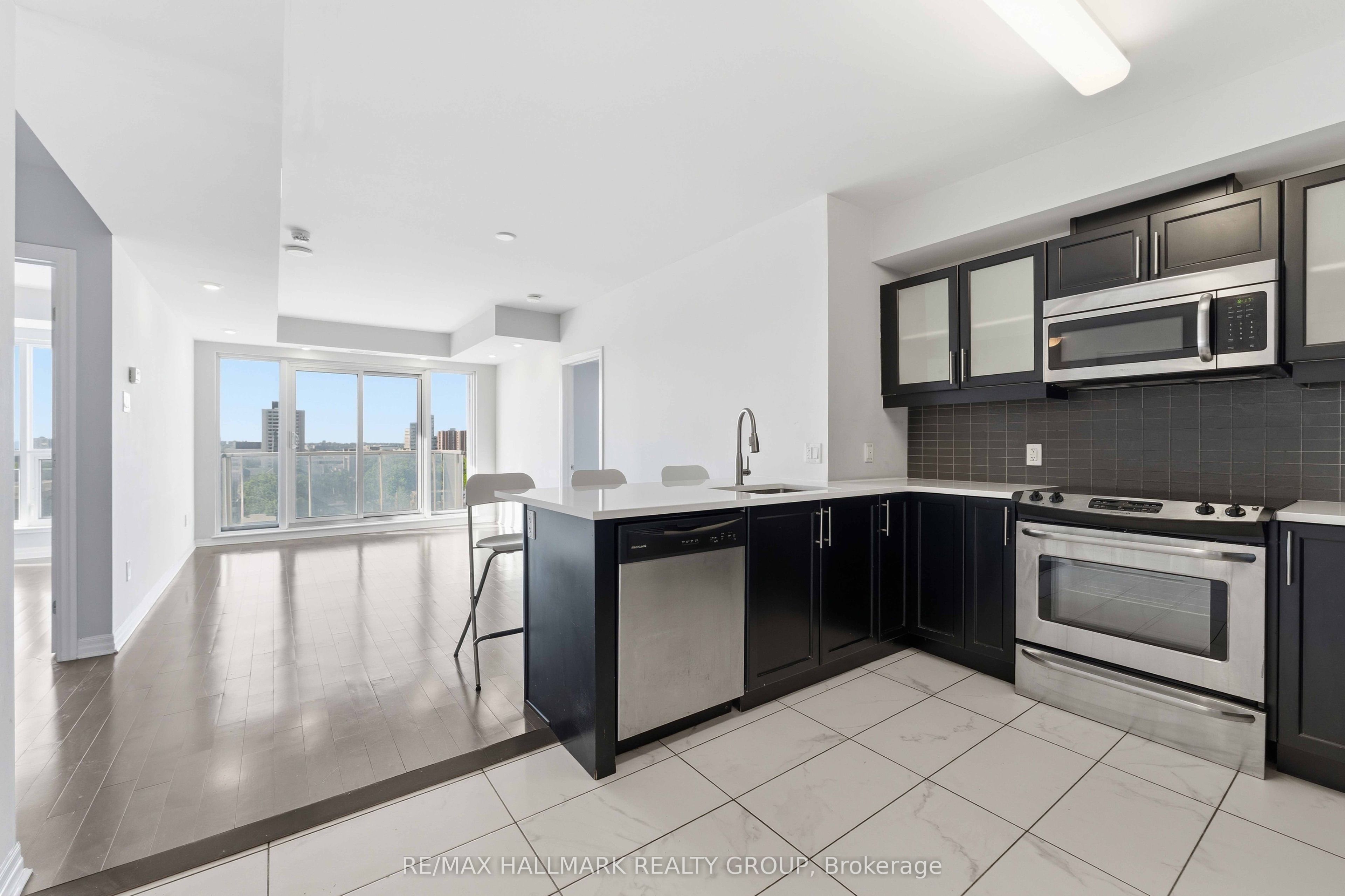 195 Besserer Street 1402 Property Photo 8