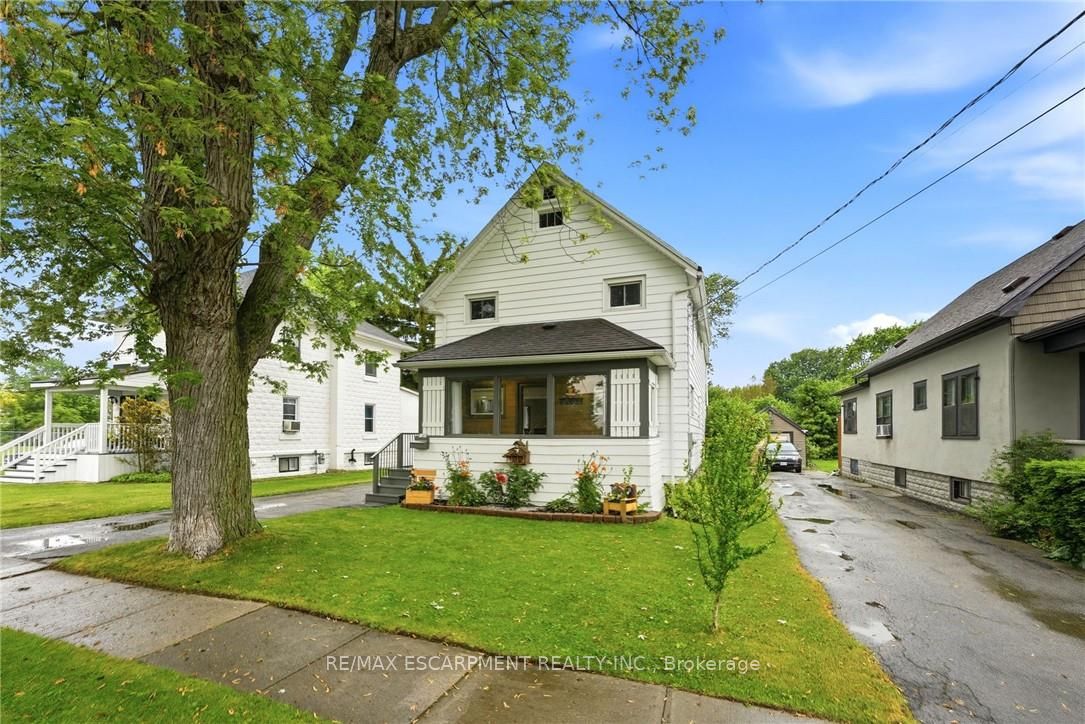 458 Davis Street Property Photo 1
