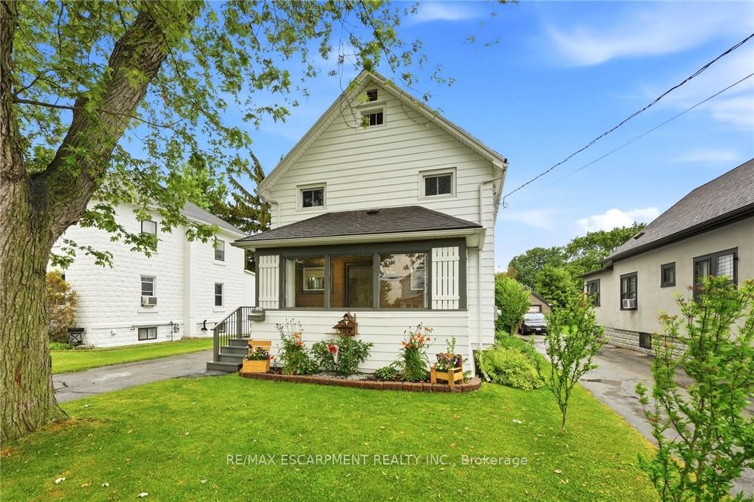458 Davis Street Property Photo 2