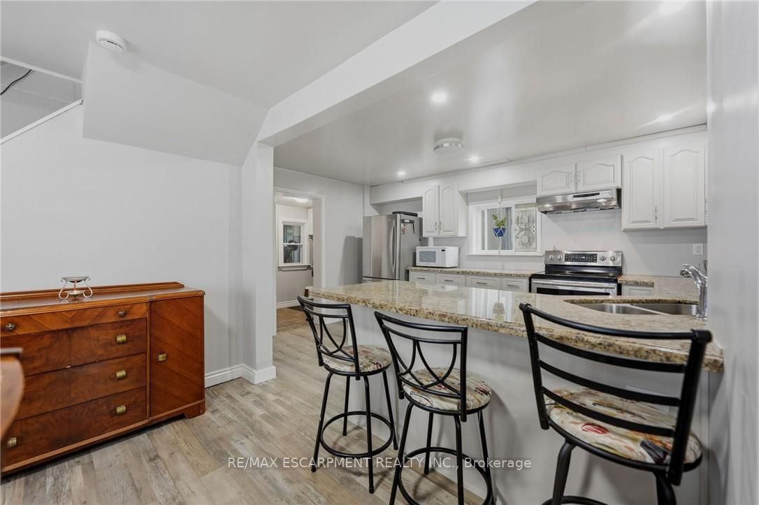 458 Davis Street Property Photo 11