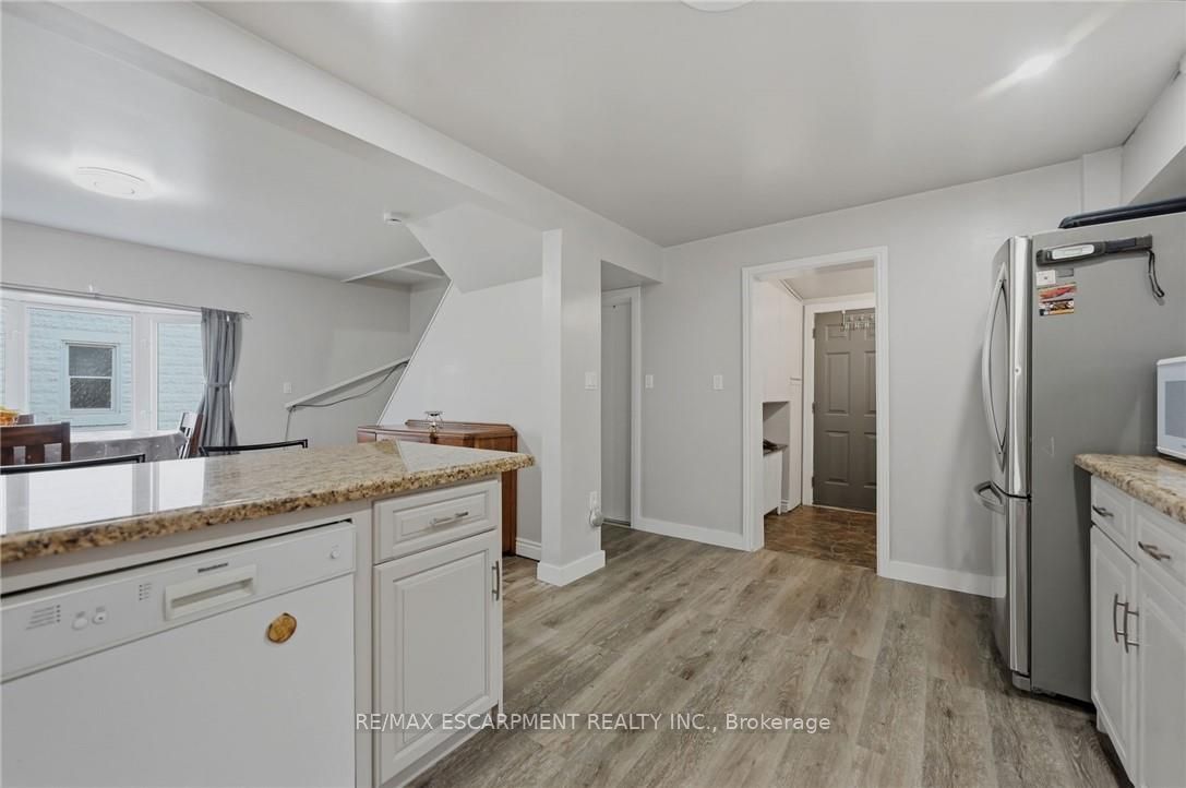 458 Davis Street Property Photo 12