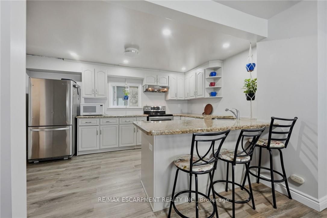 458 Davis Street Property Photo 15