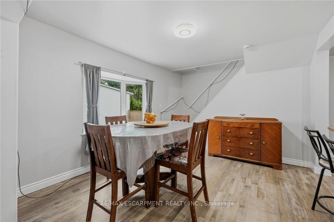 458 Davis Street Property Photo 17