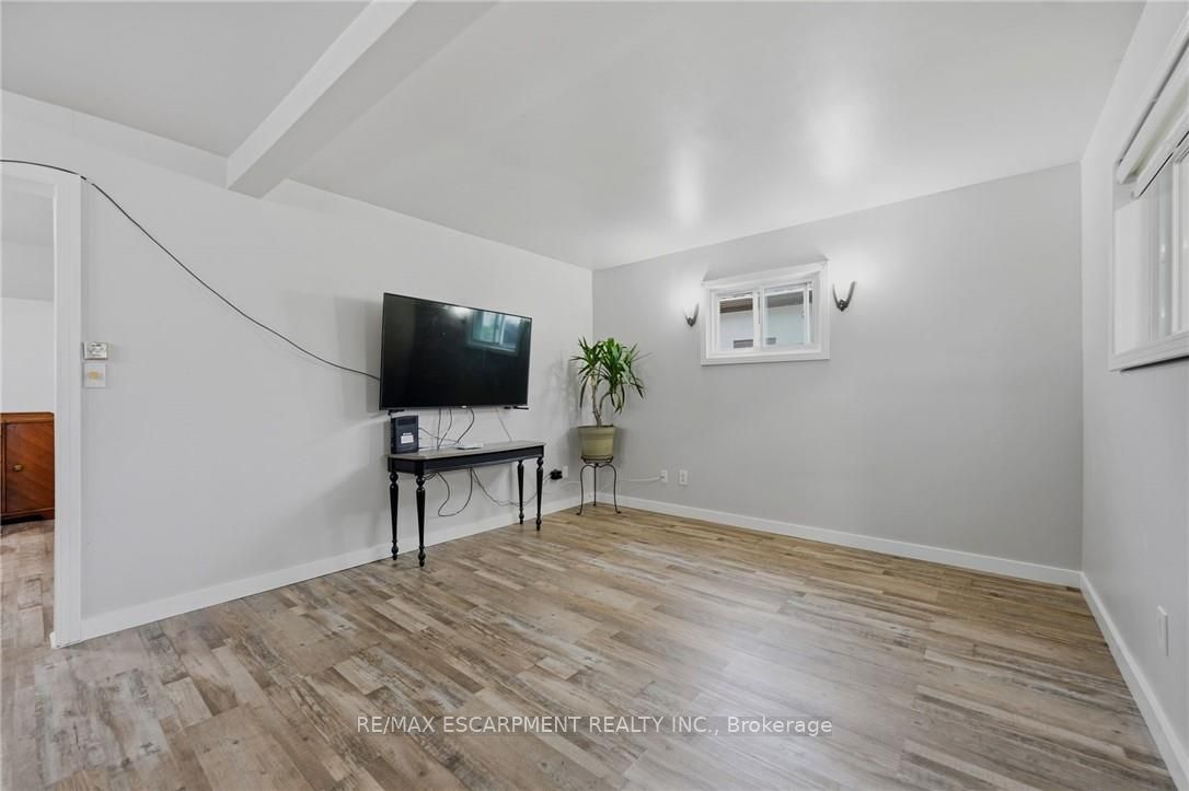 458 Davis Street Property Photo 20