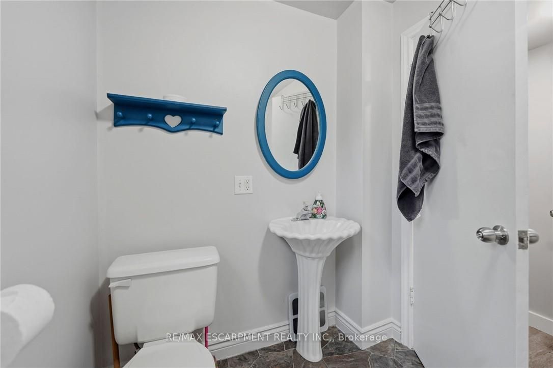 458 Davis Street Property Photo 23