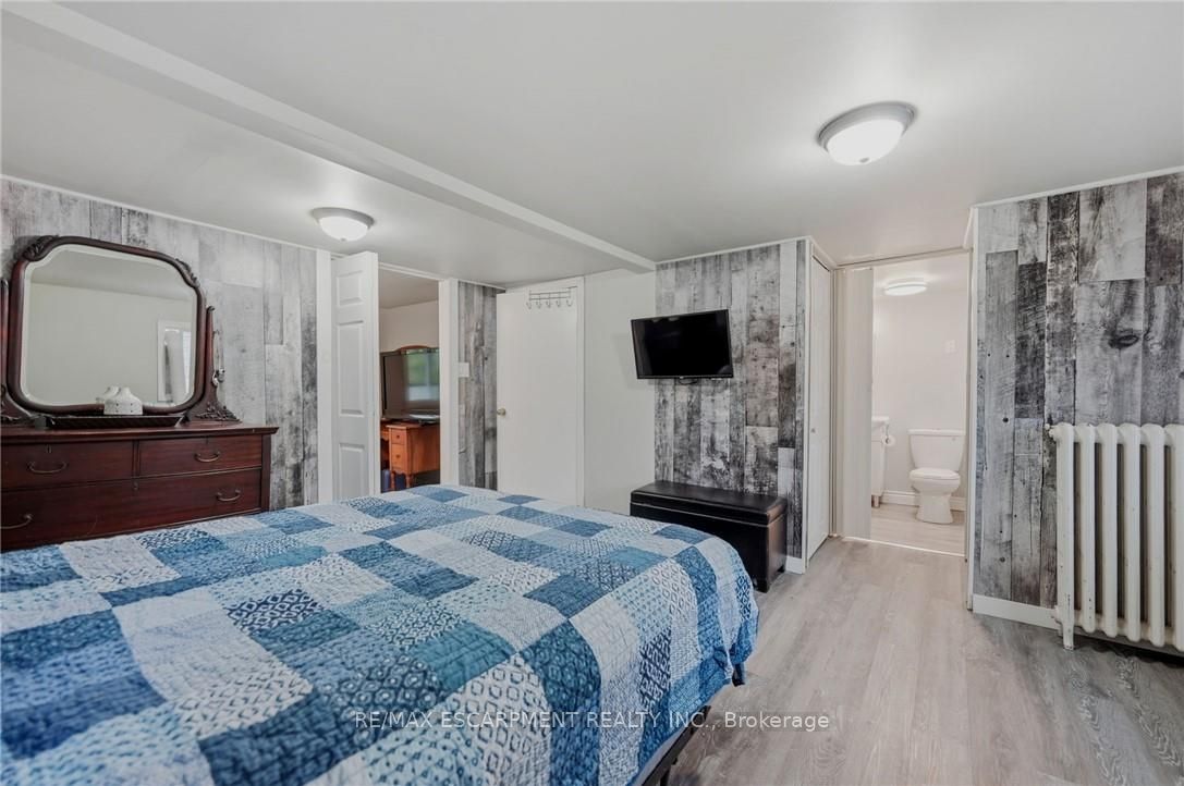 458 Davis Street Property Photo 25