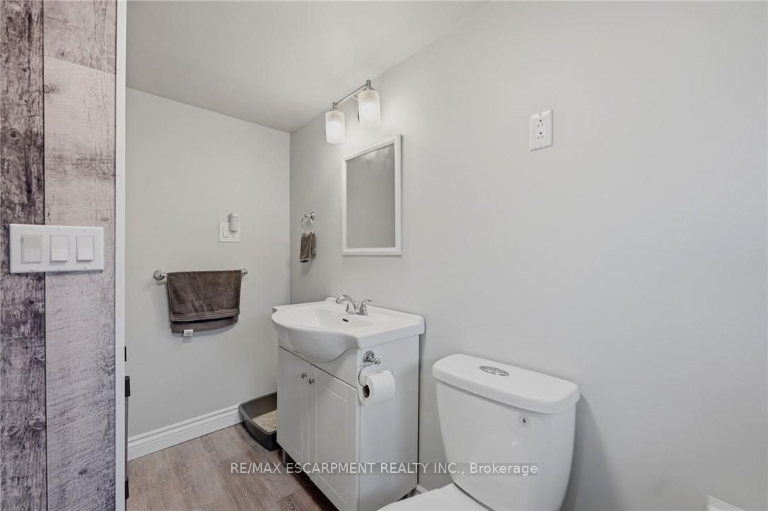 458 Davis Street Property Photo 27