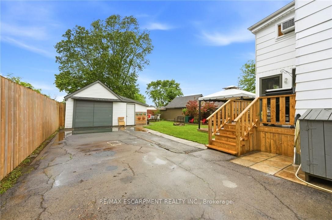 458 Davis Street Property Photo 39