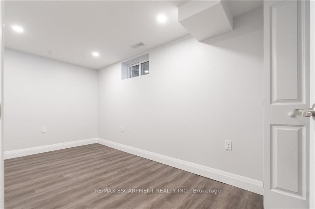 58 Sandalwood Avenue Property Photo 38