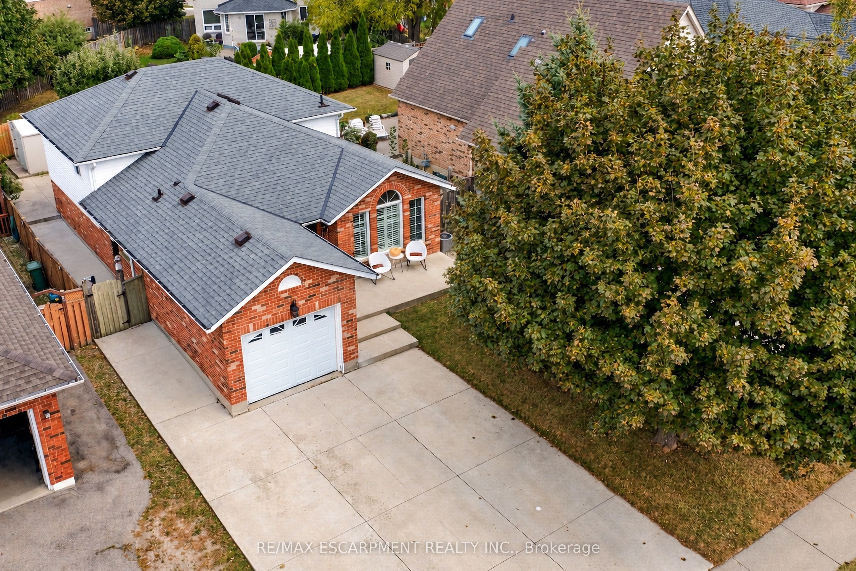 776 Acadia Drive Property Photo 3