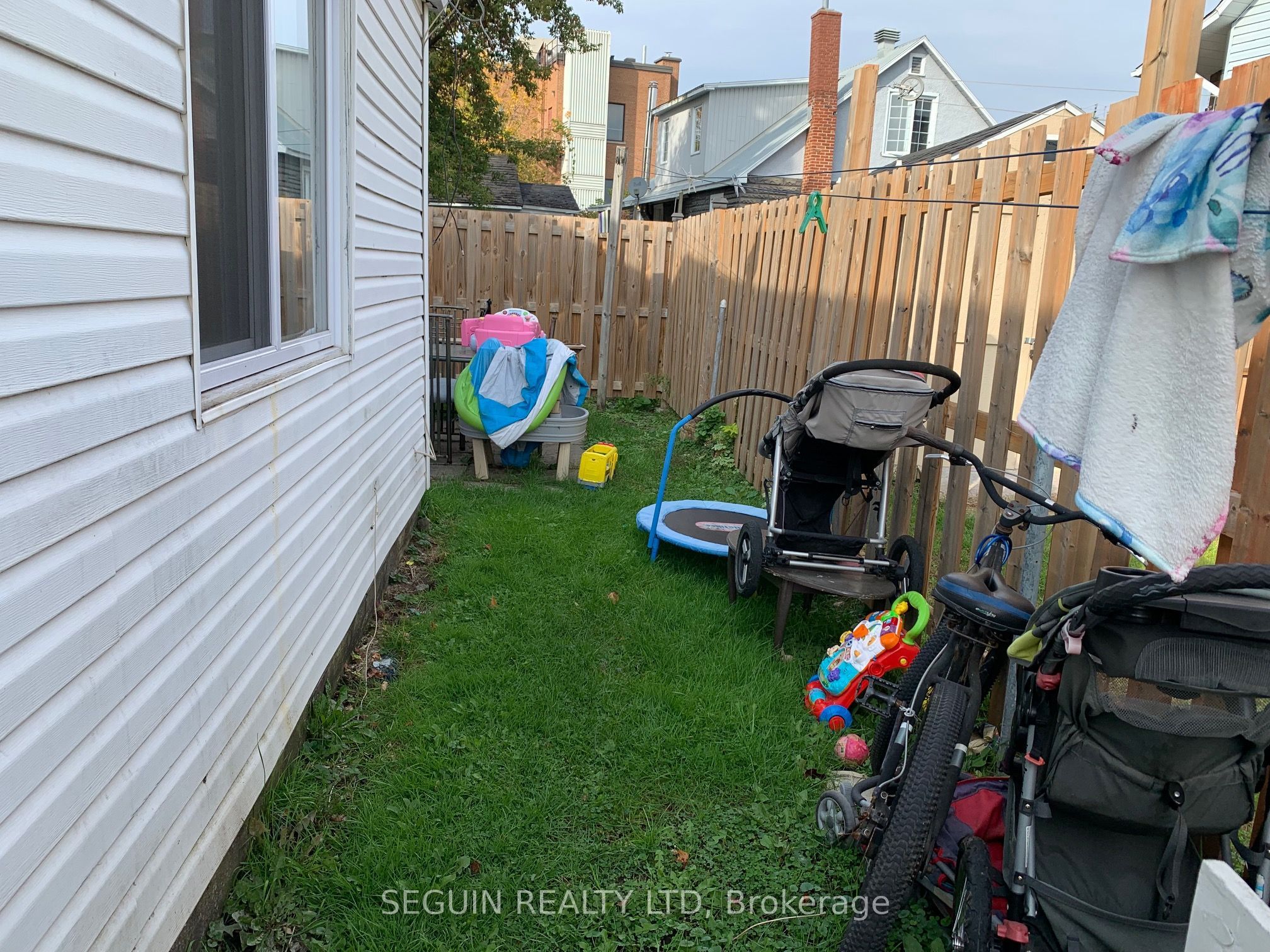 223-225 Higginson Street Property Photo 5