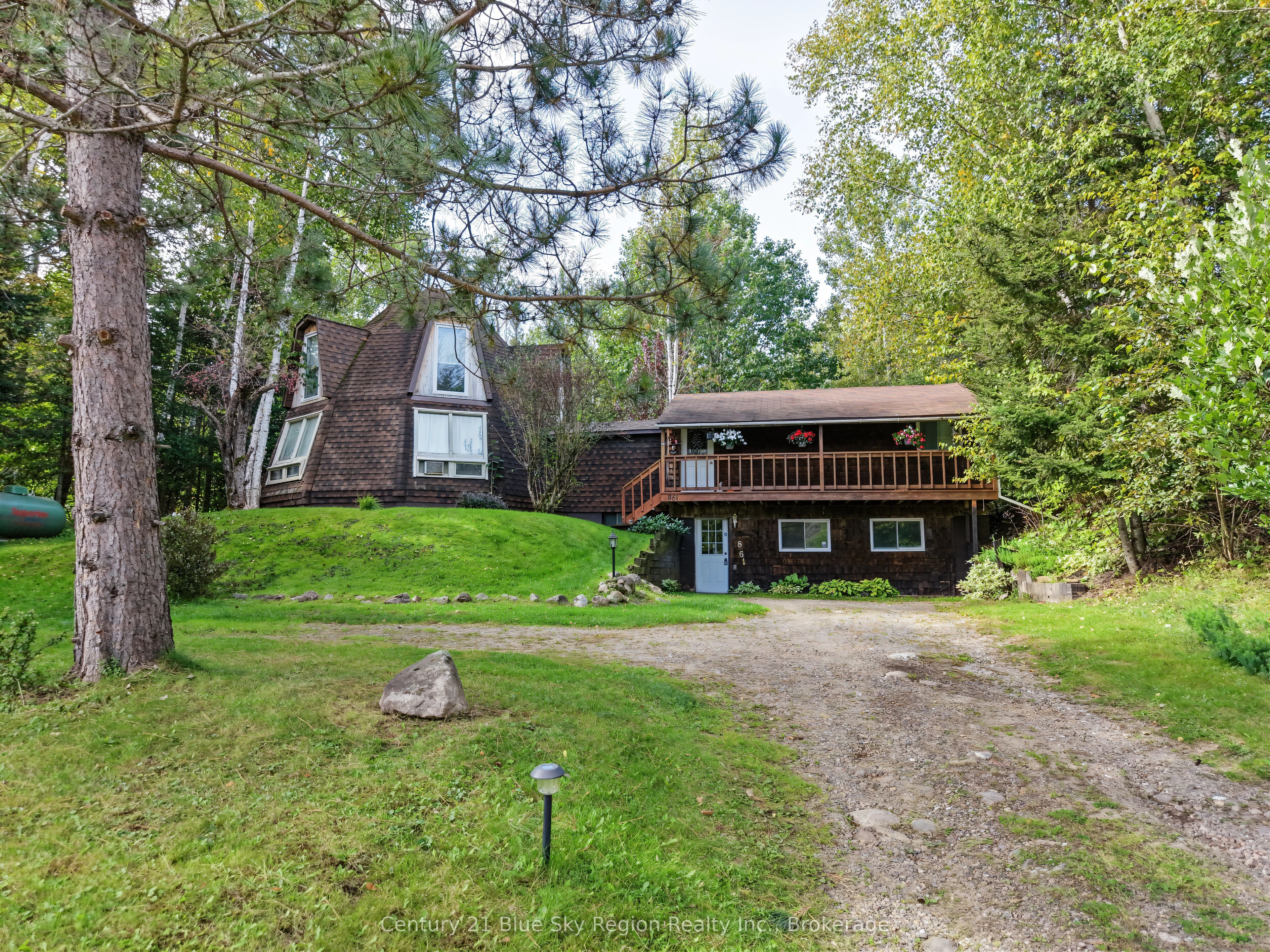 861 Pinecreek Road S Property Photo 1