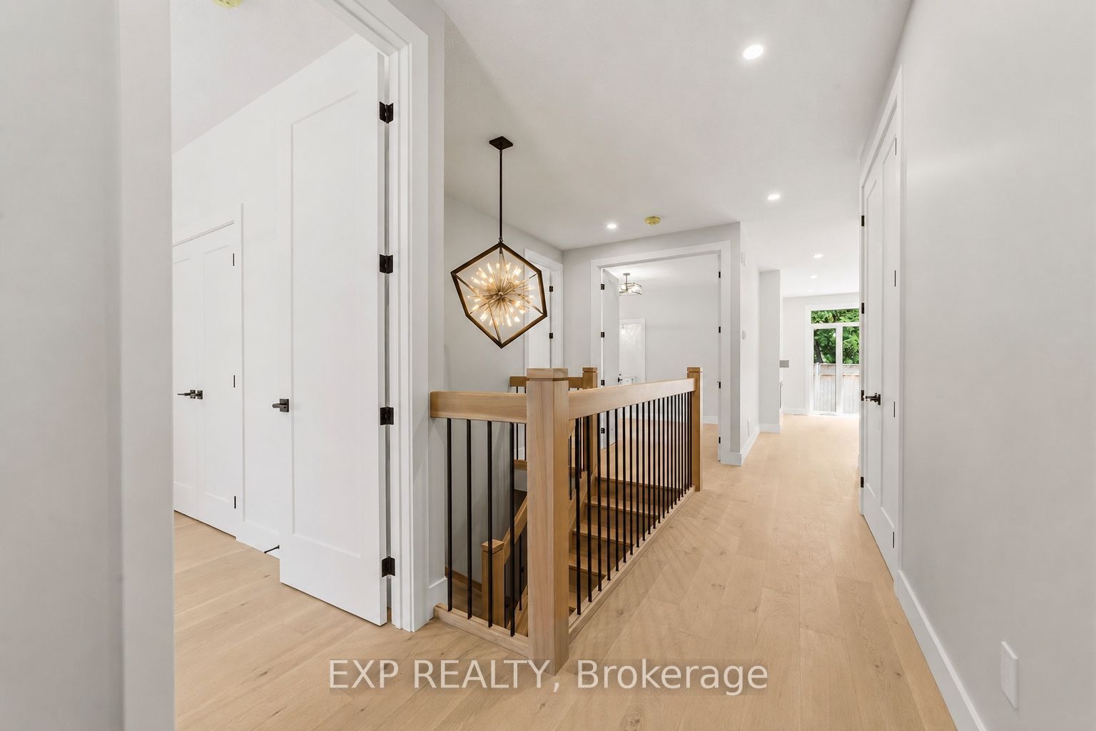 430 Head Street N 30 Property Photo 3