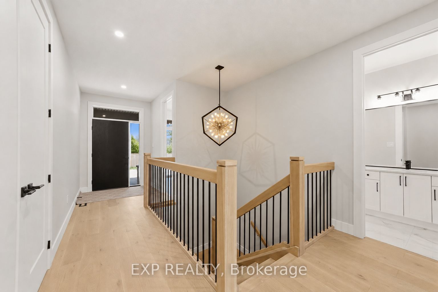 430 Head Street N 30 Property Photo 4