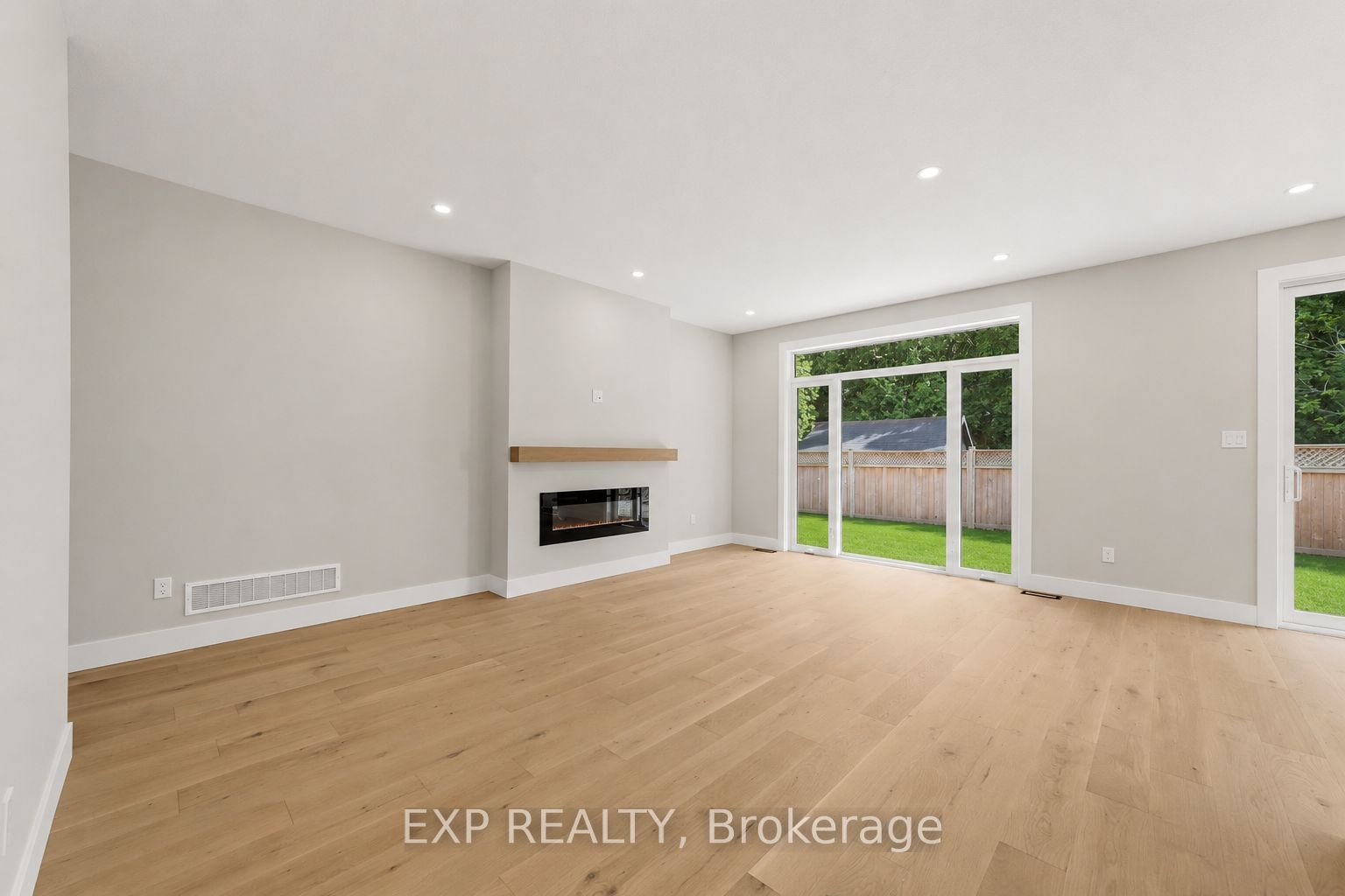 430 Head Street N 30 Property Photo 9