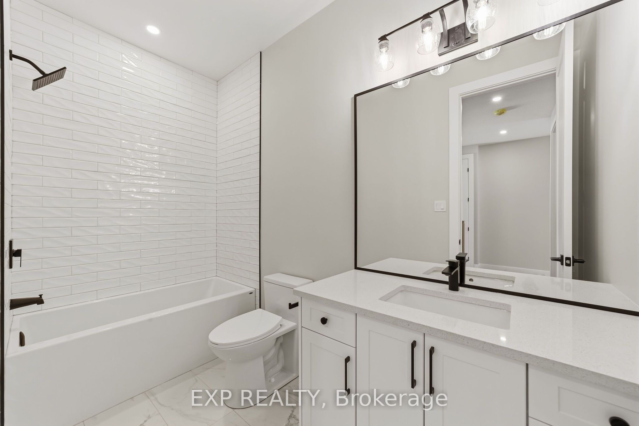 430 Head Street N 30 Property Photo 15
