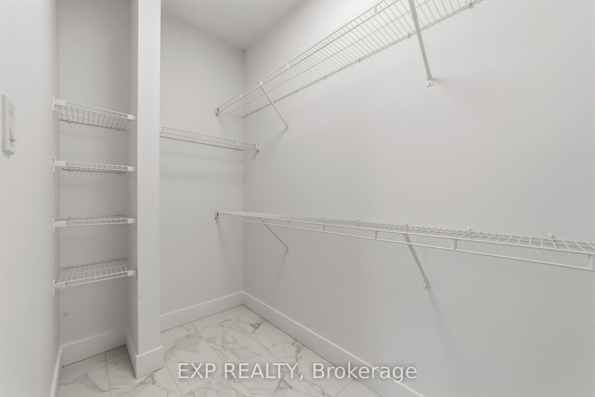430 Head Street N 30 Property Photo 19