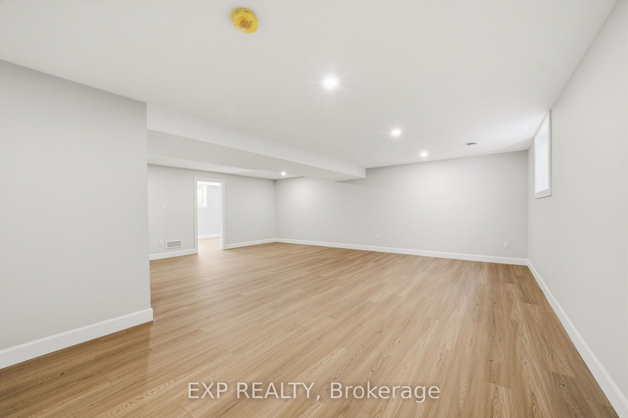 430 Head Street N 30 Property Photo 23