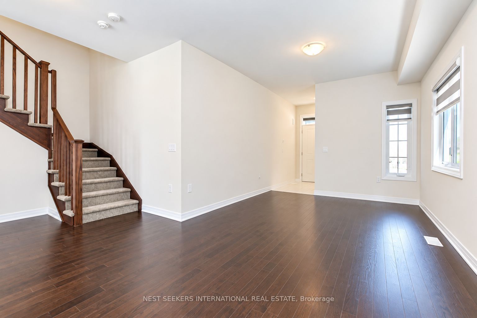 105 Waters Way Property Photo 3