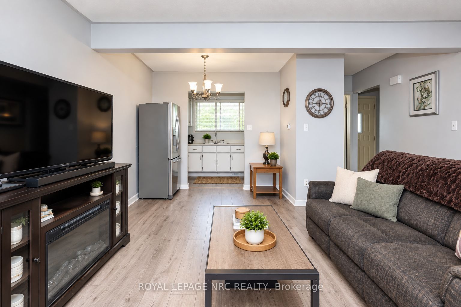 161 Berkindale Drive 8 Property Photo 4