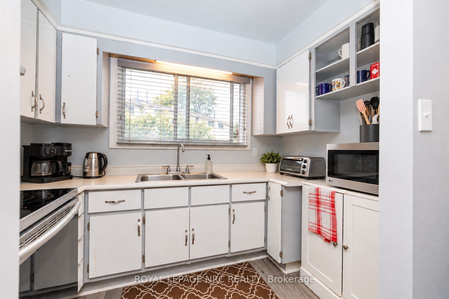 161 Berkindale Drive 8 Property Photo 6