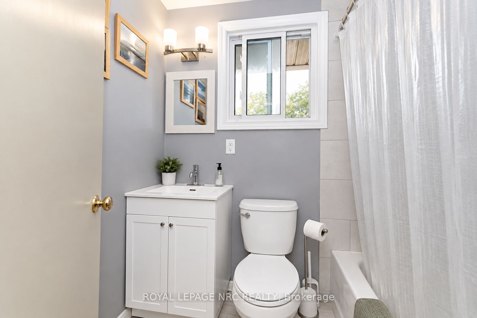 161 Berkindale Drive 8 Property Photo 12