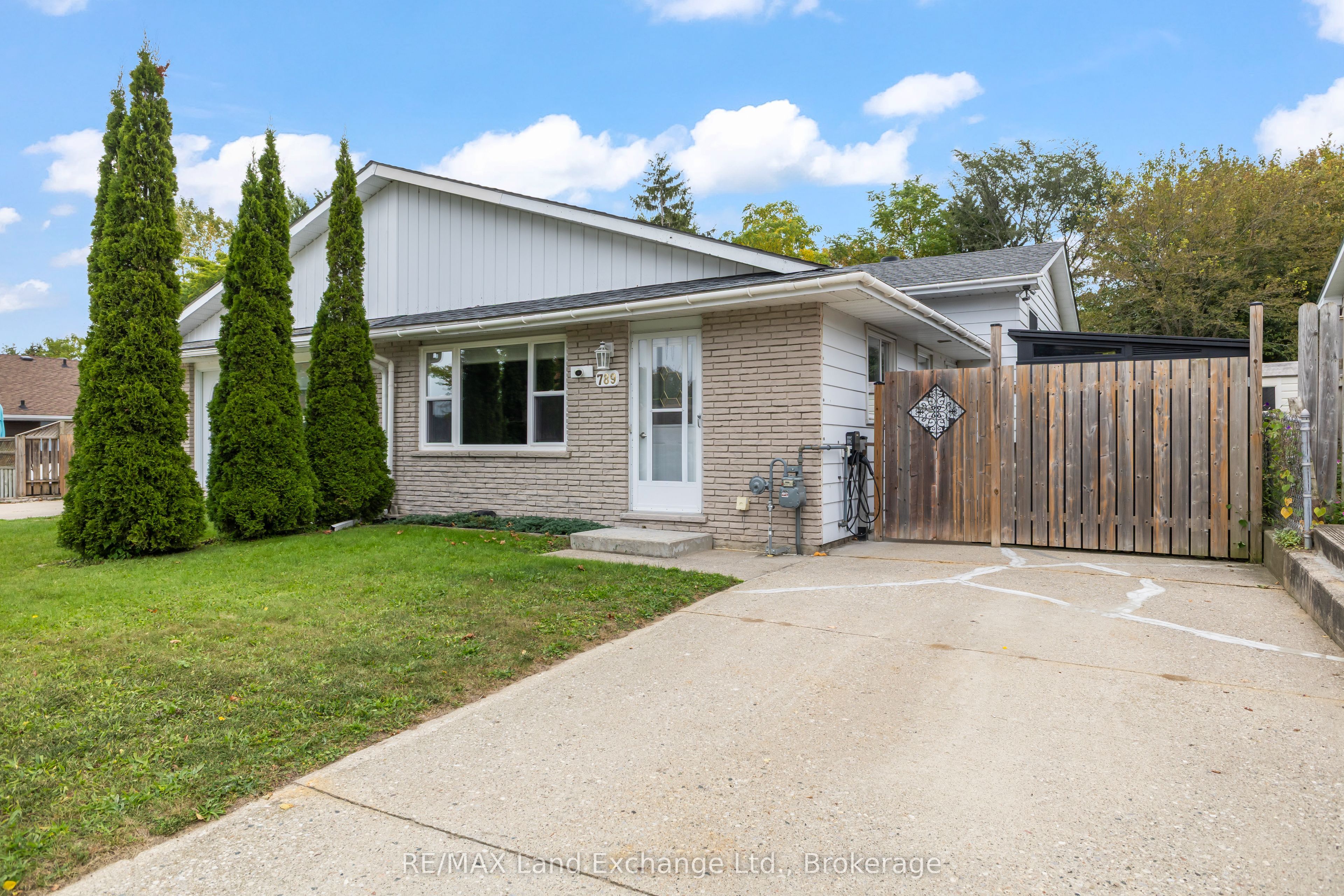 789 Eastwood Drive Property Photo 1