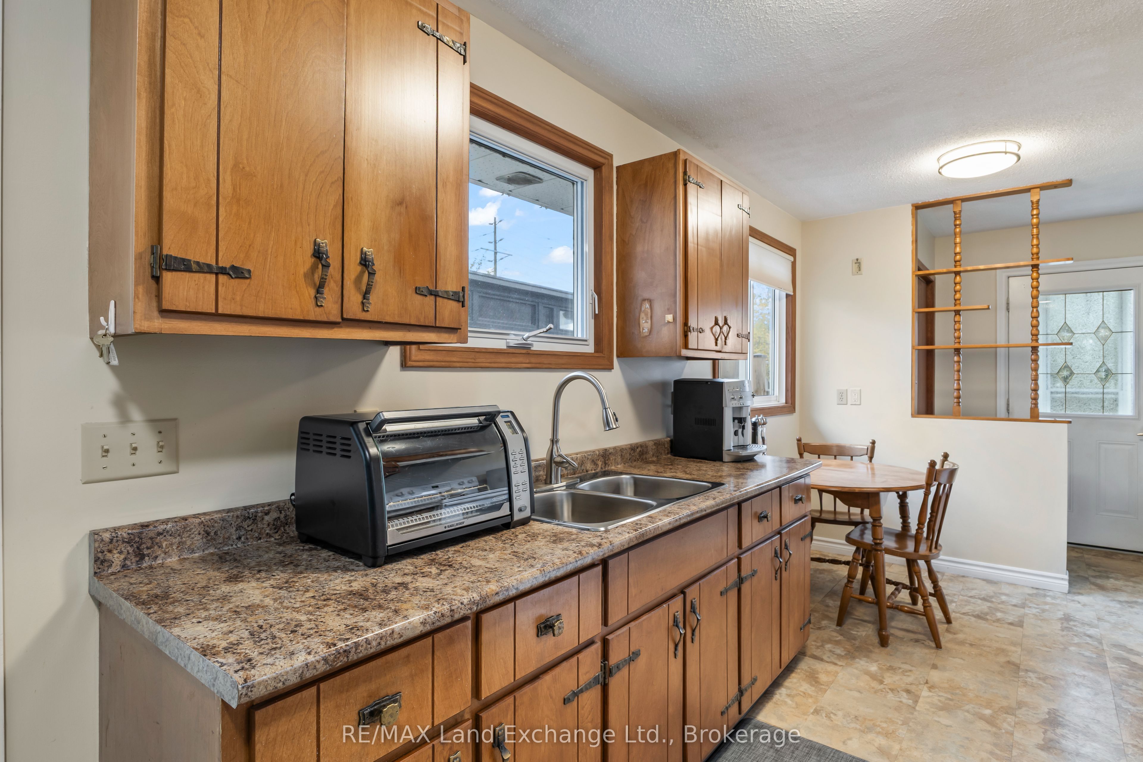 789 Eastwood Drive Property Photo 11