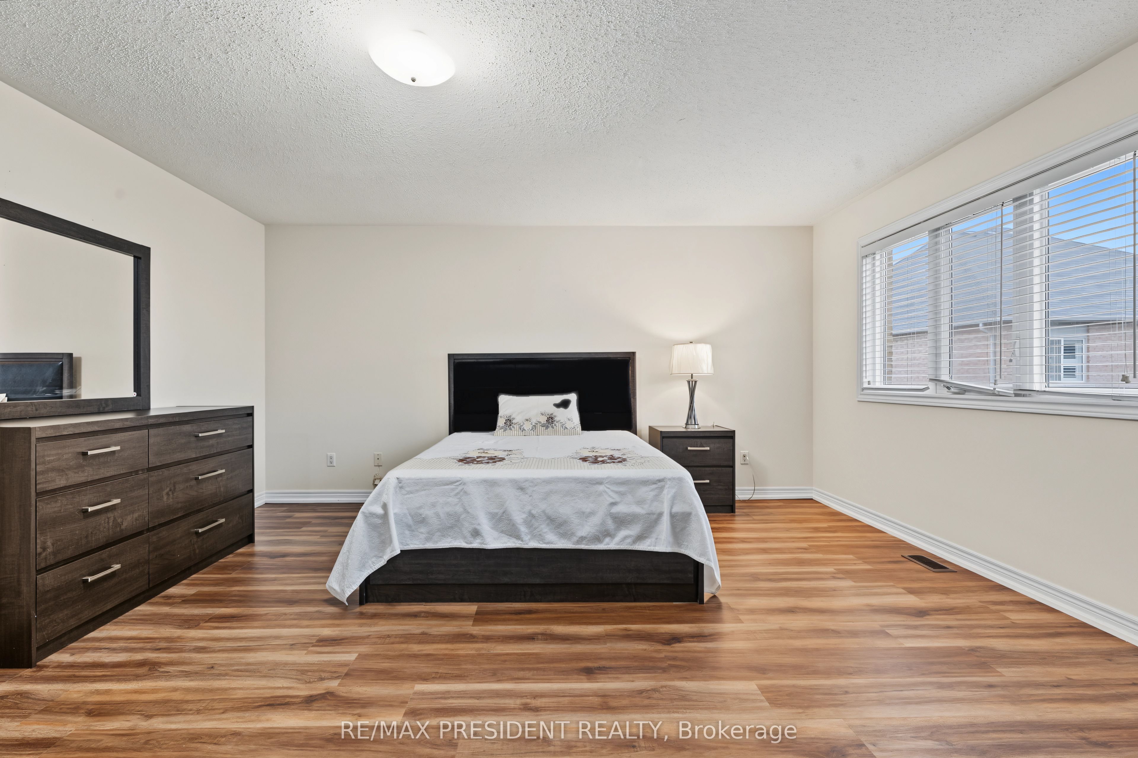 17 Mccartney Street Property Photo 32