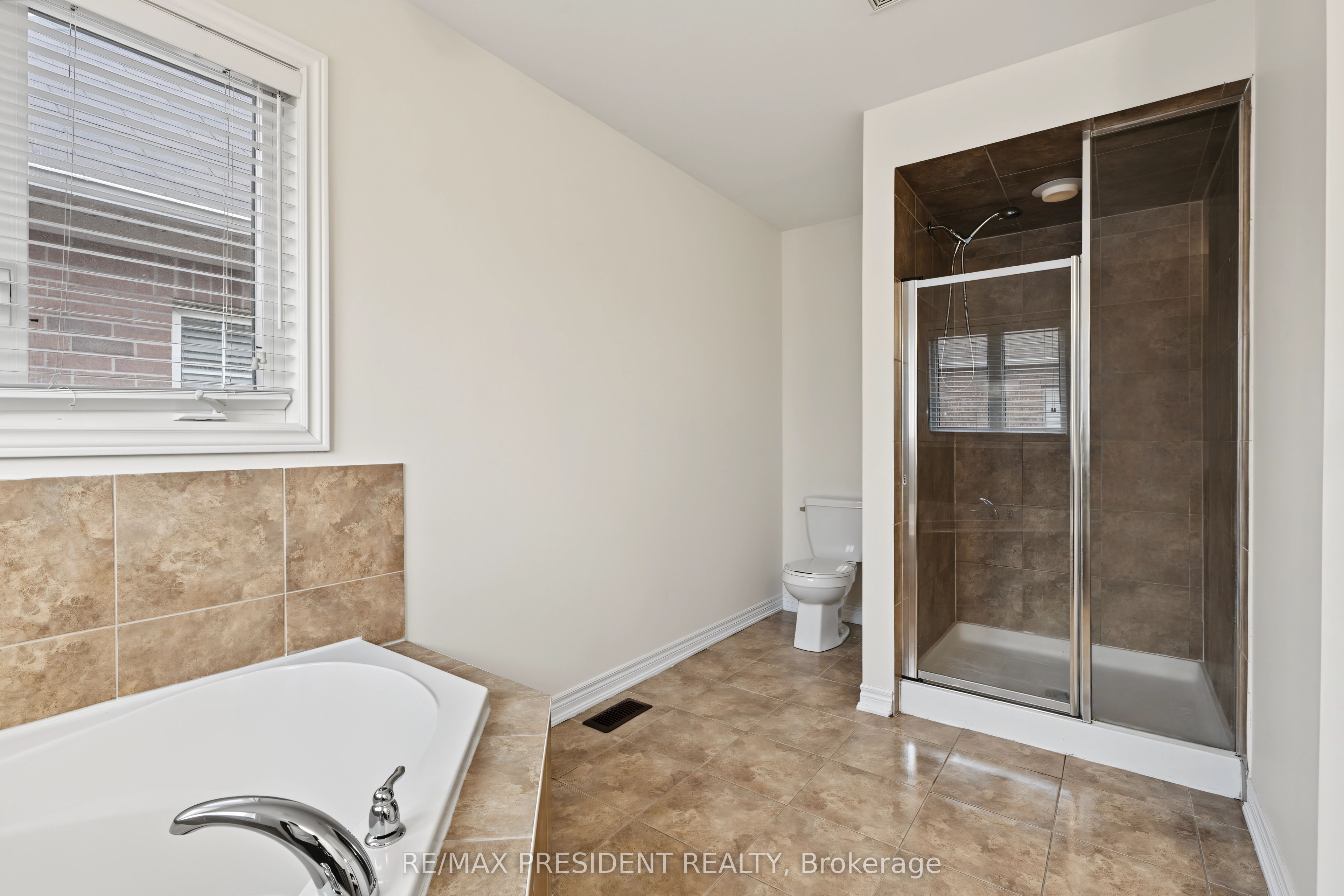 17 Mccartney Street Property Photo 35