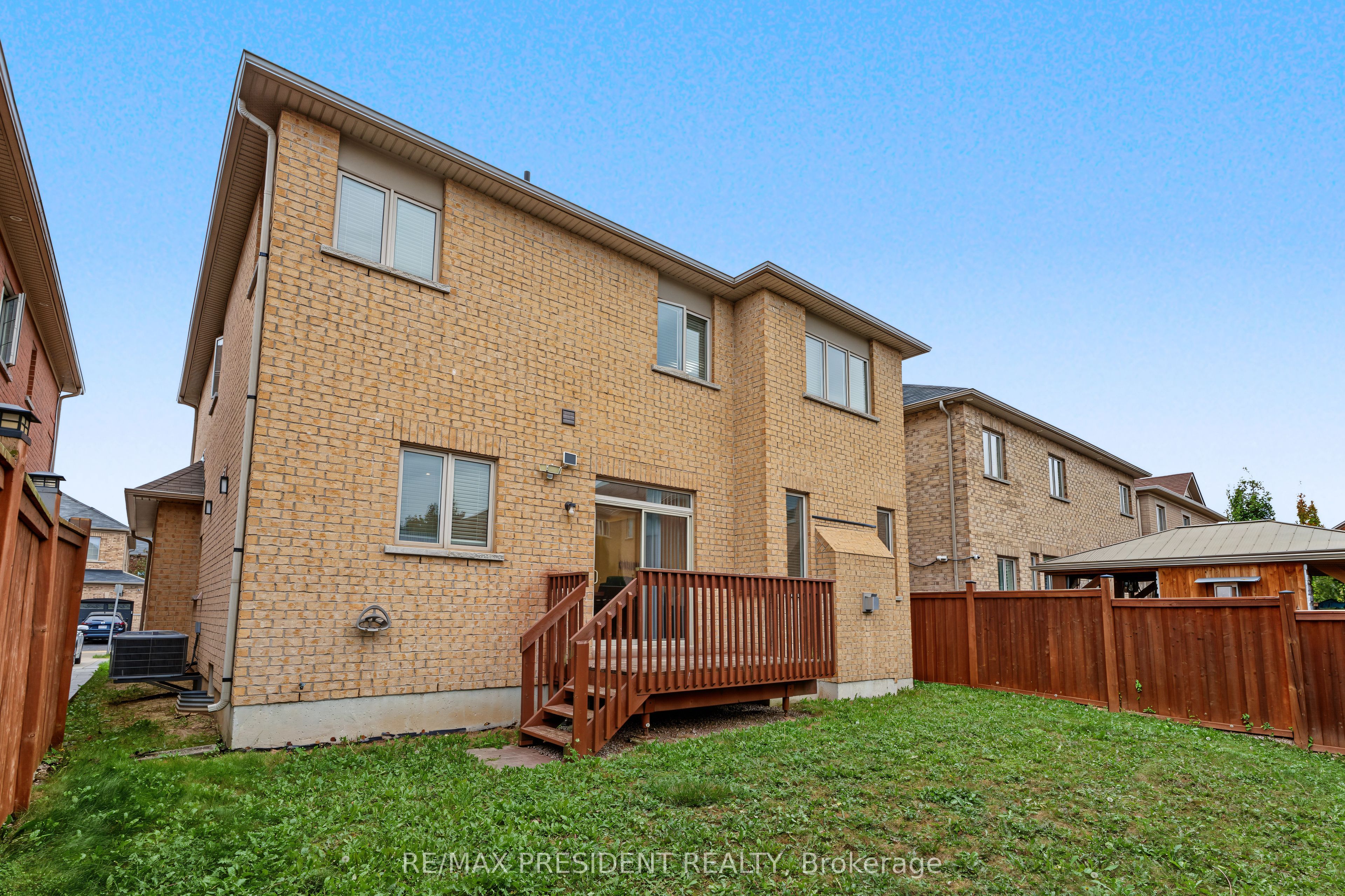 17 Mccartney Street Property Photo 40