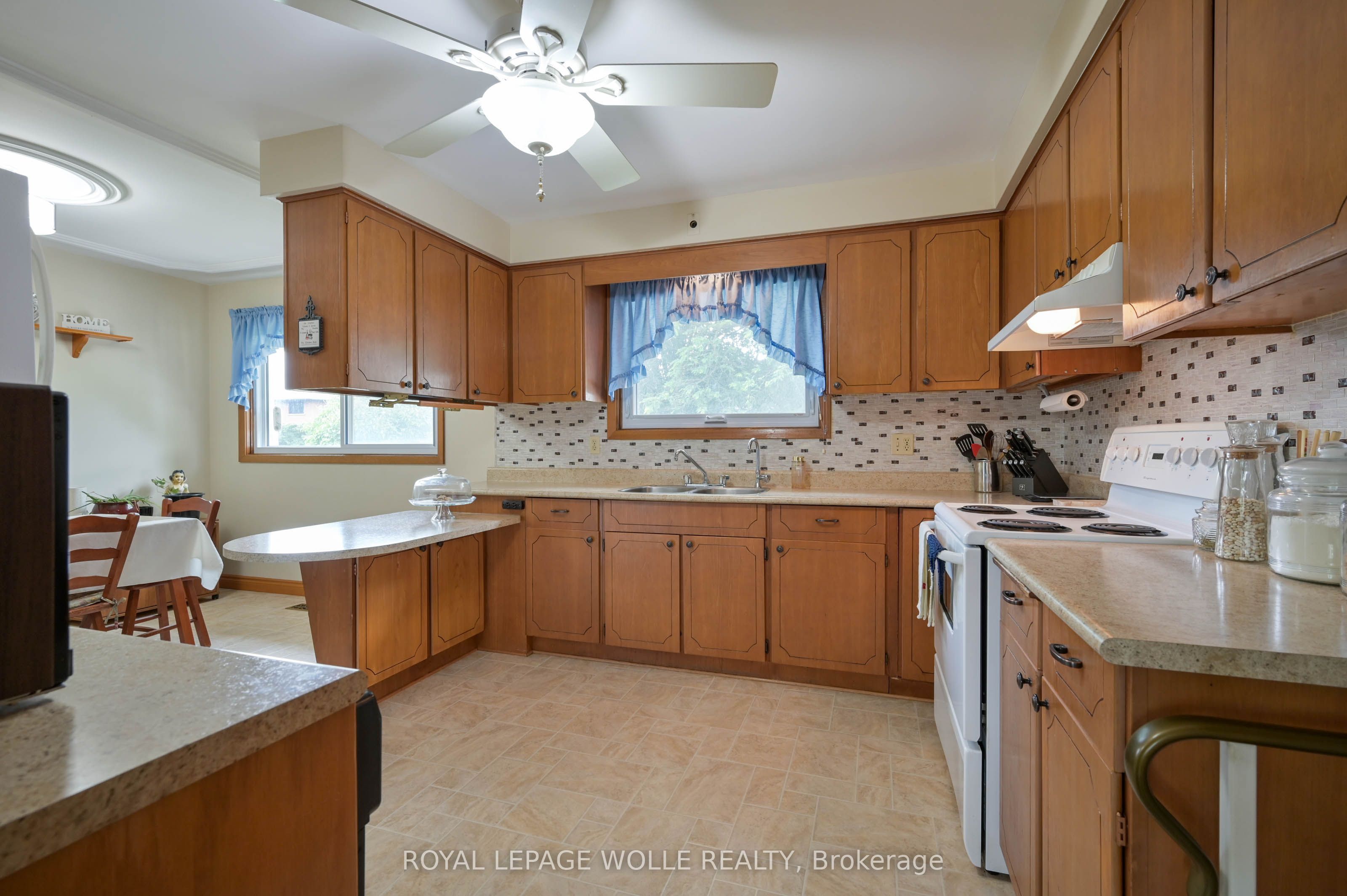 99 Lorraine Avenue Property Photo 8