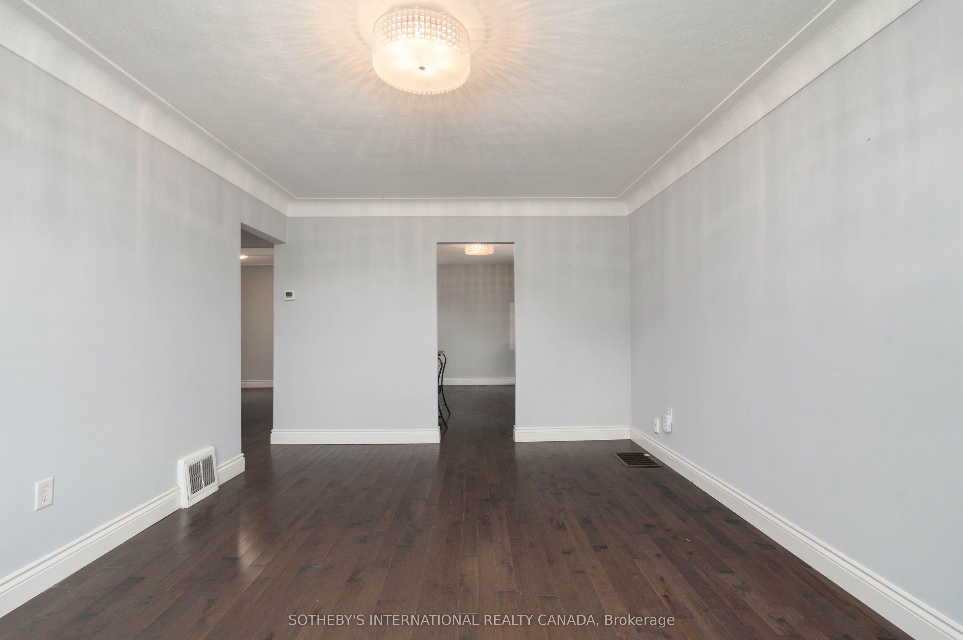 416 Fennell Avenue E Property Photo 6