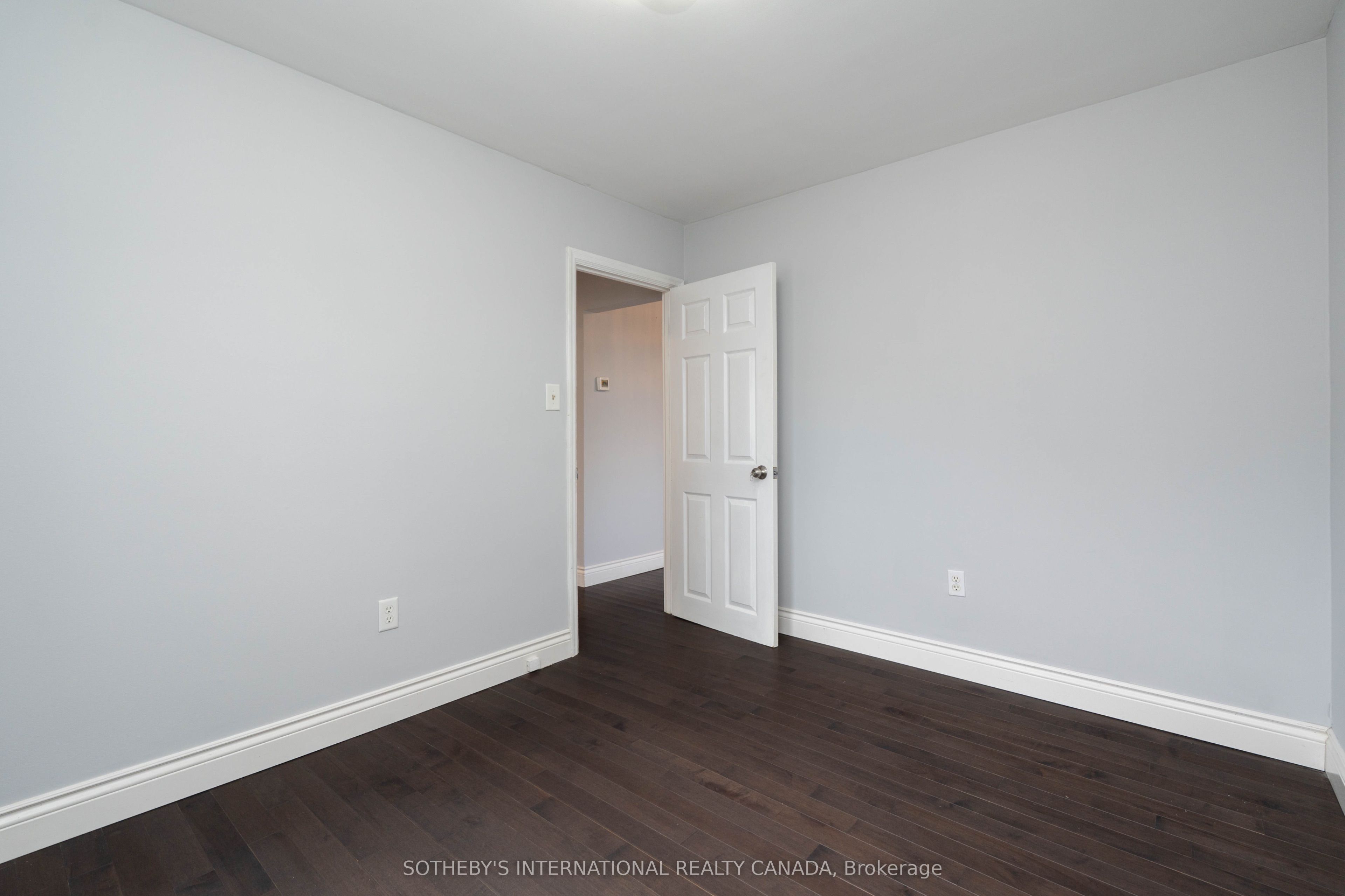416 Fennell Avenue E Property Photo 13