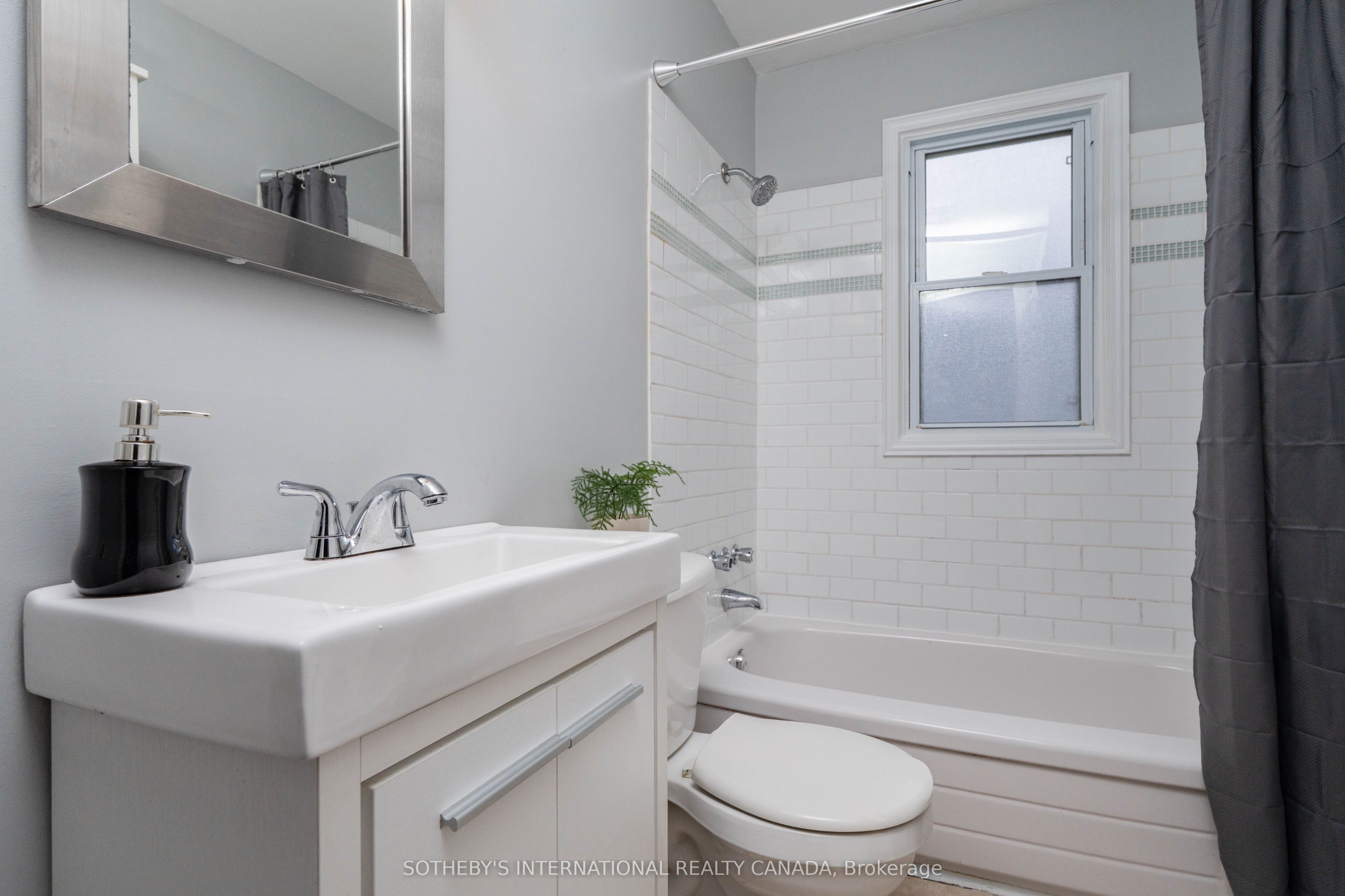 416 Fennell Avenue E Property Photo 17