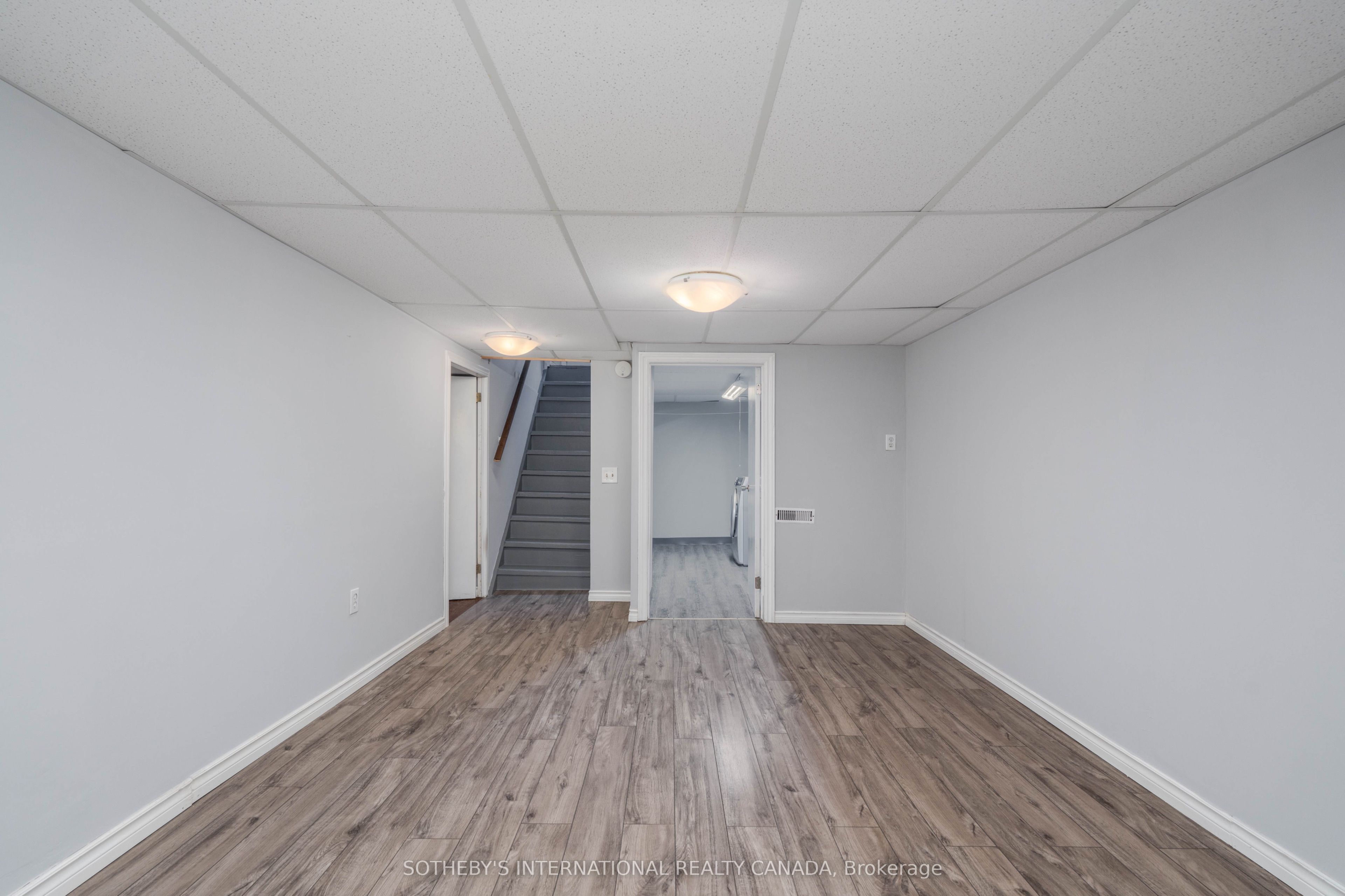 416 Fennell Avenue E Property Photo 20