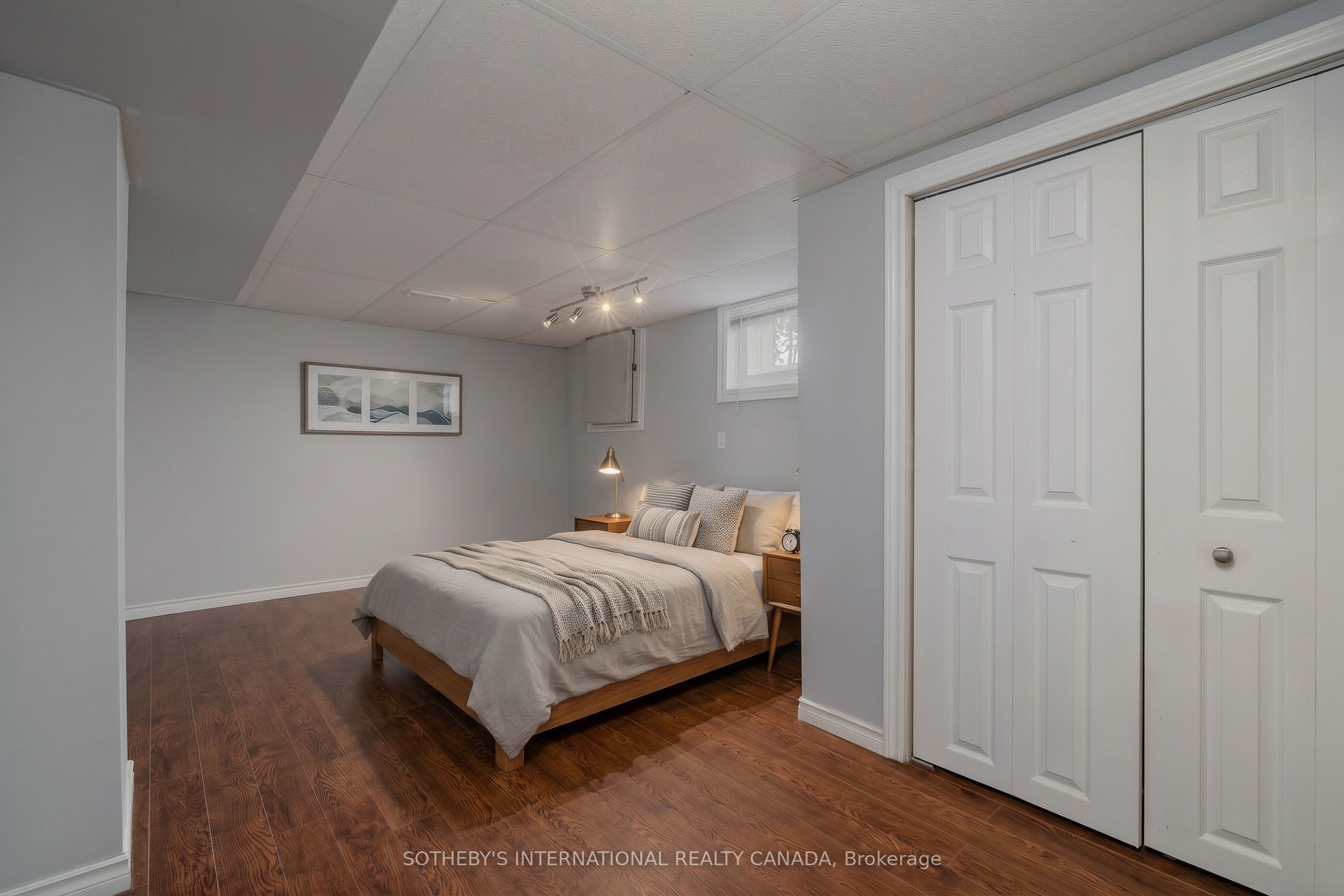 416 Fennell Avenue E Property Photo 21