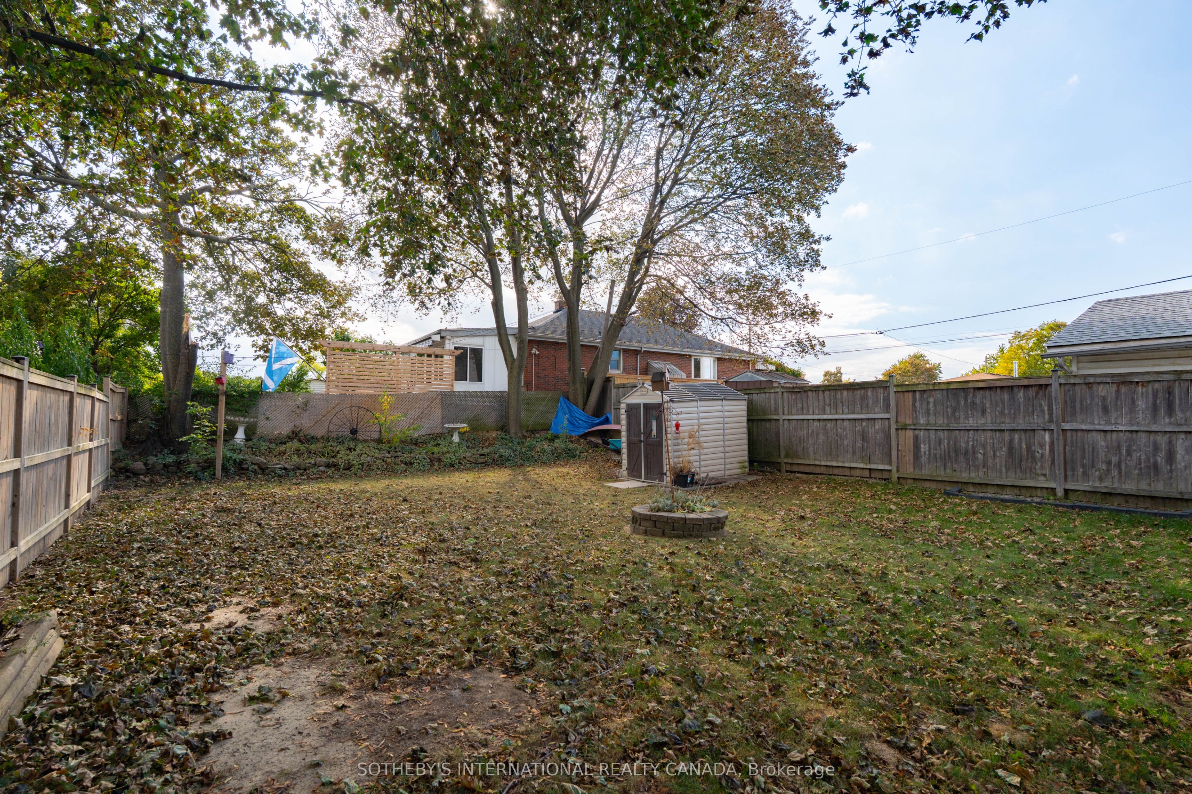 416 Fennell Avenue E Property Photo 27