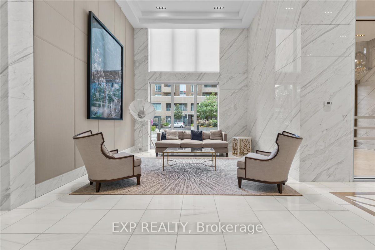 111 Champagne Avenue 406 Property Photo 2