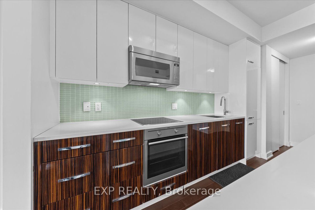 111 Champagne Avenue 406 Property Photo 8