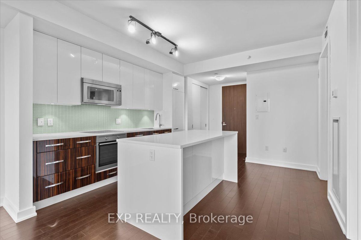 111 Champagne Avenue 406 Property Photo 13